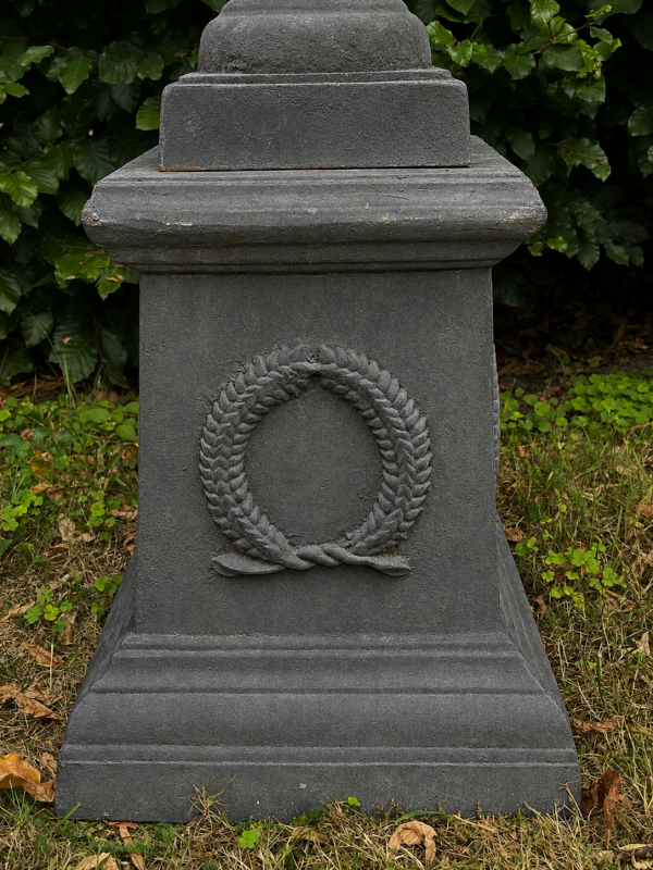 Amphore auf Sockel, Grau 104cm – Bild 5