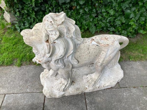 imposanter Löwe aus Travertin – Bild 3