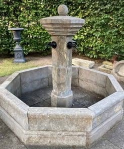 Handgearbeiteter Dorfbrunnen aus Blaustein – Bild 3