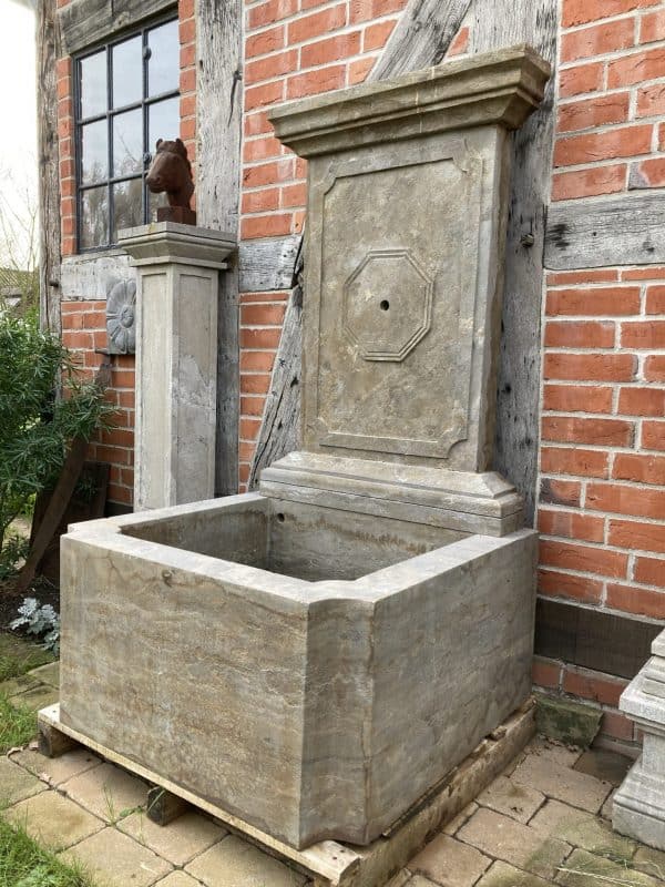 Wandbrunnen aus Blaustein