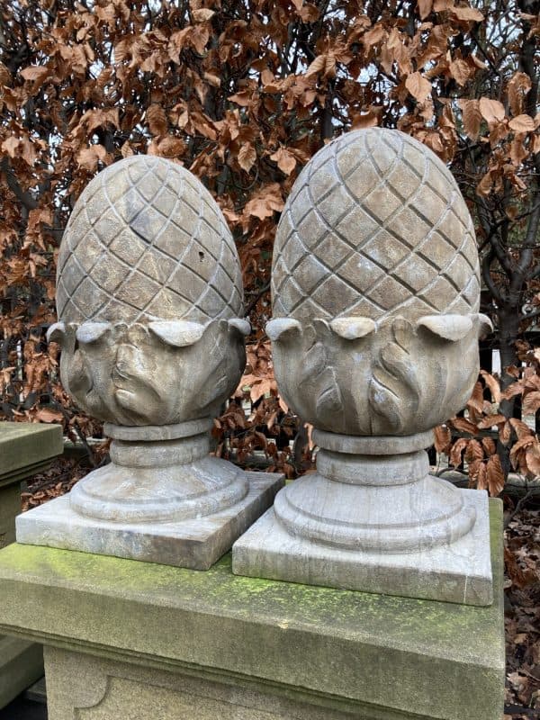 Pinienzapfen aus Naturstein